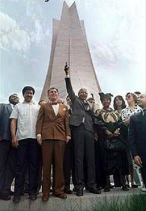 Ahmed Ghozali et N Mandela à Alger