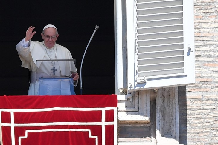 Le pape François, le 13 août, à la place Saint Pierre, au Vatican.